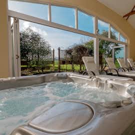 Herons Bank - Holiday House For 14 With Pool and Hot Tub Herons Bank - Holiday House For 14 With Pool and Hot Tub