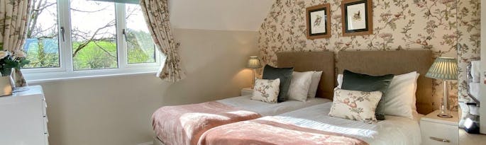 On World Sleep Day - the best ways to optimise your sleep - even when on holiday!