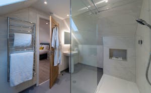 Churchill 20 - Bedroom 5 has an en suite shower room