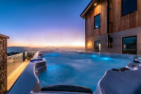 The Cedars - Relax in the swim spa, gaze out across the hills