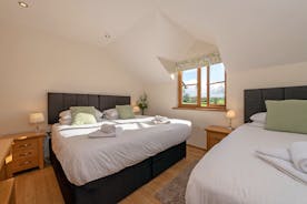 Wayside: Bedroom 3 sleeps 3 in a king size and a single bed