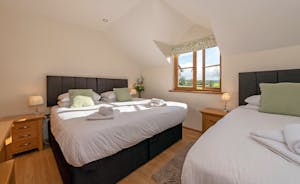 Wayside: Bedroom 3 sleeps 3 in a king size and a single bed