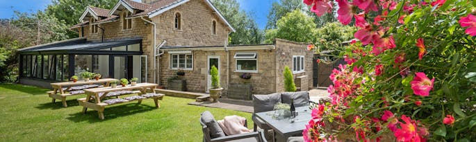 NEW! Holiday House Near Bath, Sleeps 22, With 2 Hot Tubs
