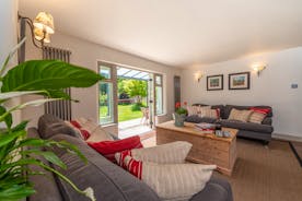 Babblebrook - Sit comfy in the open-plan living space; sunshine and fresh air drifts in through the open doors