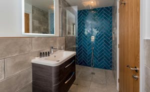 Croftview - Bedroom 4 (Hedgehog): the en suite shower room