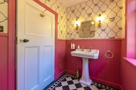 Duxhams - Now that's one very stylish loo!
