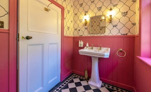 Duxhams - Now that's one very stylish loo!