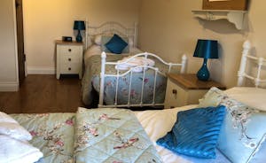 Peaks Grange - Bedroom 10 is in Frank's and has twin beds