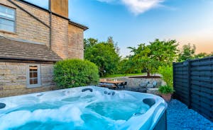 Withymans - Sleeps 12+2, with a private hot tub