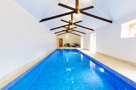 Pound Farm - This large group holiday house has its own private pool