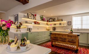 Hesdin Hall - The kitchen: light, bright and so stylish