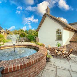 Lower Leigh - Listen to the fountain as take a break on the patio area Lower Leigh - Listen to the fountain as take a break on the patio area