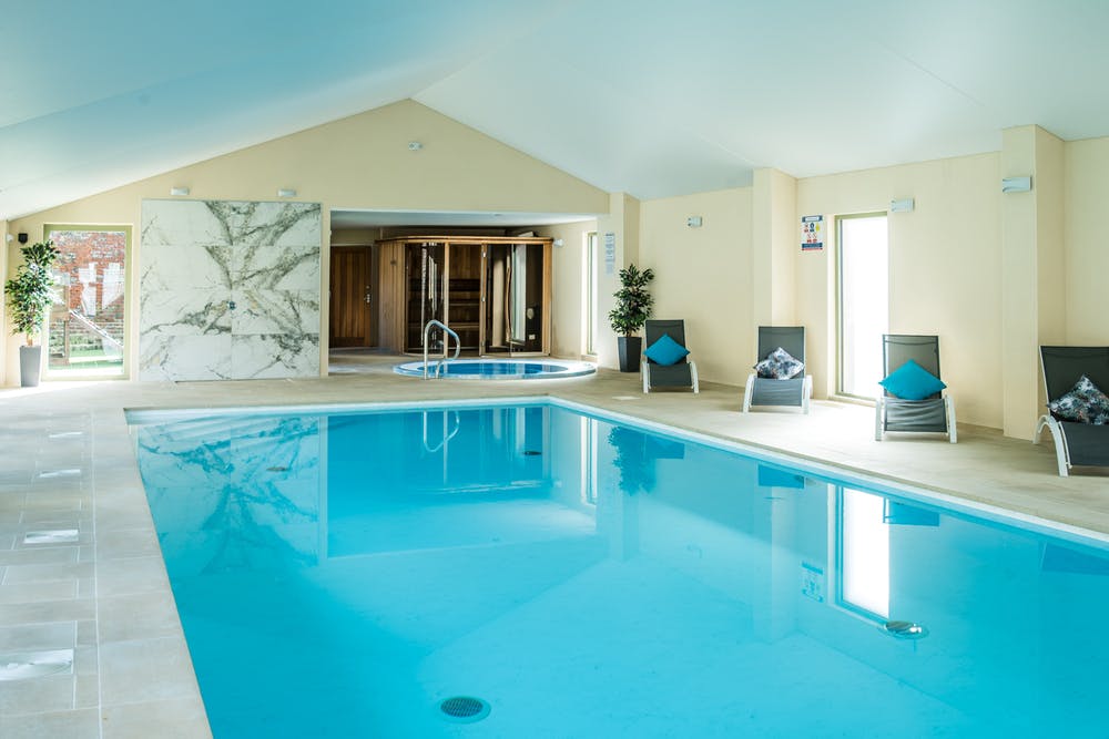 Beaverbrook-spa-hall-with-swimming-pool-hot-tub-sauna