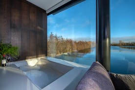The Glass House - Now that's a bath tub with a view!