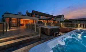 Dancing Hill - Large holiday house with a hot tub and swim spa