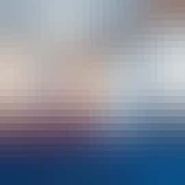 Bedroom 10, Twin en suite, accessed off ground floor by 4 very wide shallow stairs Bedroom 10, Twin en suite, accessed off ground floor by 4 very wide shallow stairs