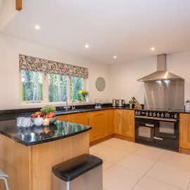 Ramscombe: The kitchen is well equipped for your large group stay Ramscombe: The kitchen is well equipped for your large group stay