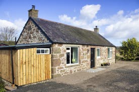 Chapelton Cottage is in a peaceful rural setting