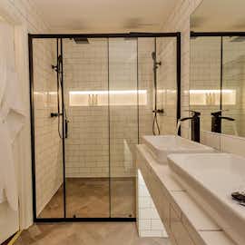 Hunky-Dory - Bedroom 3 has a fabulous ensuite shower room Hunky-Dory - Bedroom 3 has a fabulous ensuite shower room