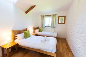 Whinchat Barns - Dippers Rest, Bedroom 3: A superking or twin room on the ground floor