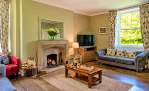 Pound Farm - The sitting room is light and airy, and so welcoming