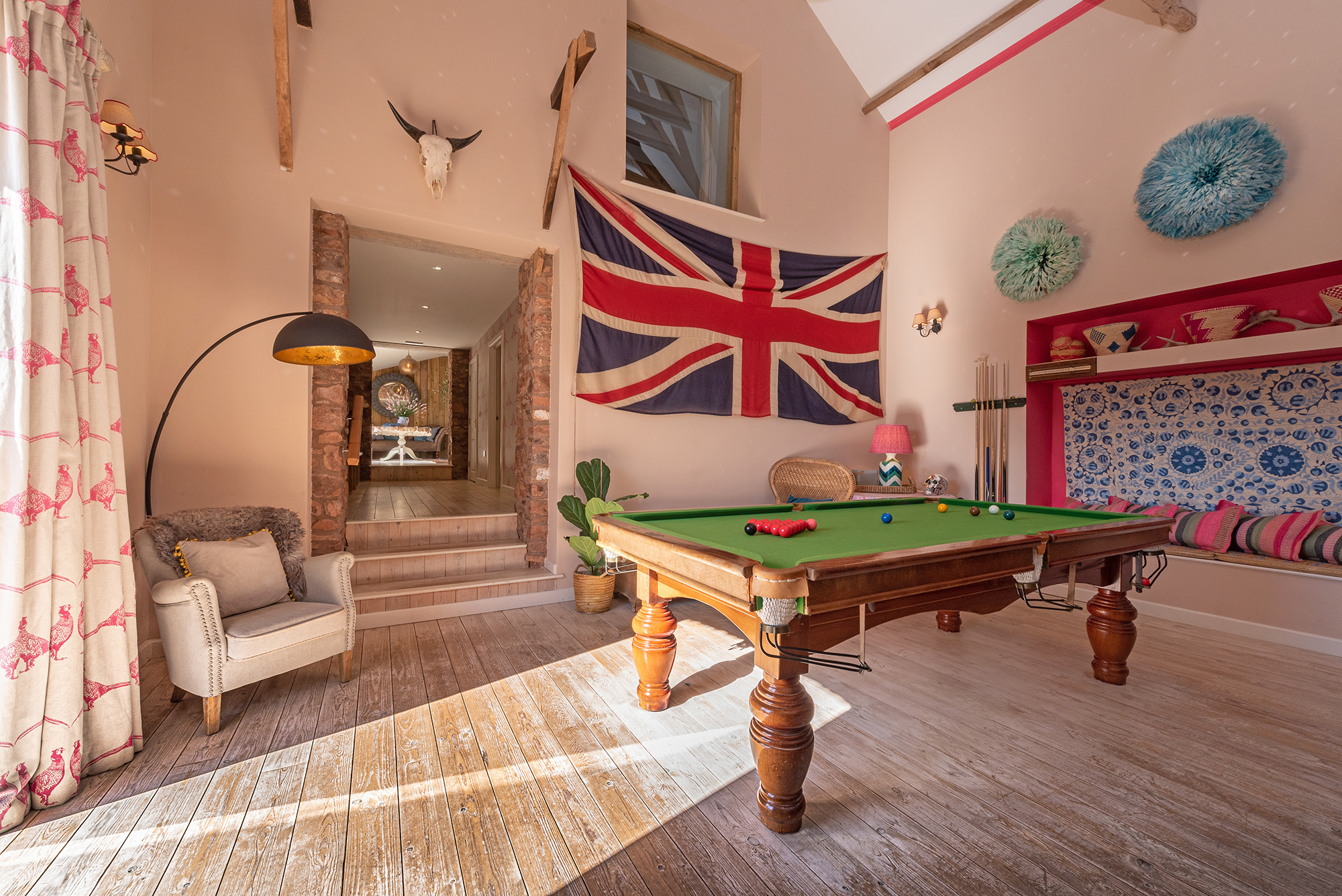 Large Group in the UK Holiday Ideas Group Stays