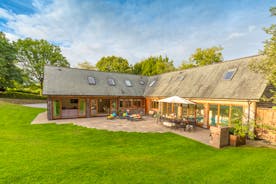 Flossy Brook - This luxury holiday lodge stands in large grounds in the Somerset countryside