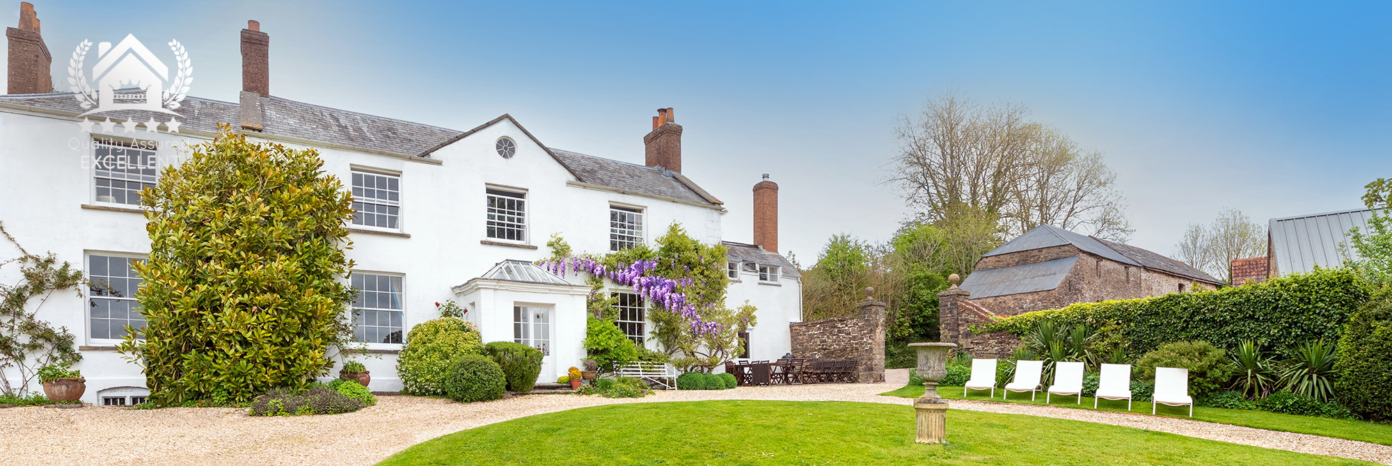 Berry House Country House With Pool Sleeping 16 Sleeps 12