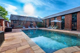Ridgeview: Large holiday house in Somerset with private pool, sleeps 16+2 under 16