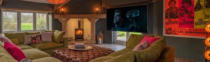 Large Holiday Houses With Cinema or Movie Rooms UK