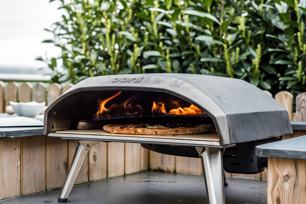 pizza-oven-set-up-on-churchill-20-balcony