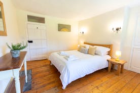 Pippinsands, Stonehayes Farm - Bedroom 4 has a double bed, and an en suite loo. 