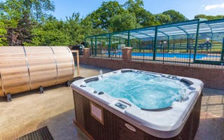 'Big Holiday Cottages in Devon with a Hot Tub' - Holiday Ideas