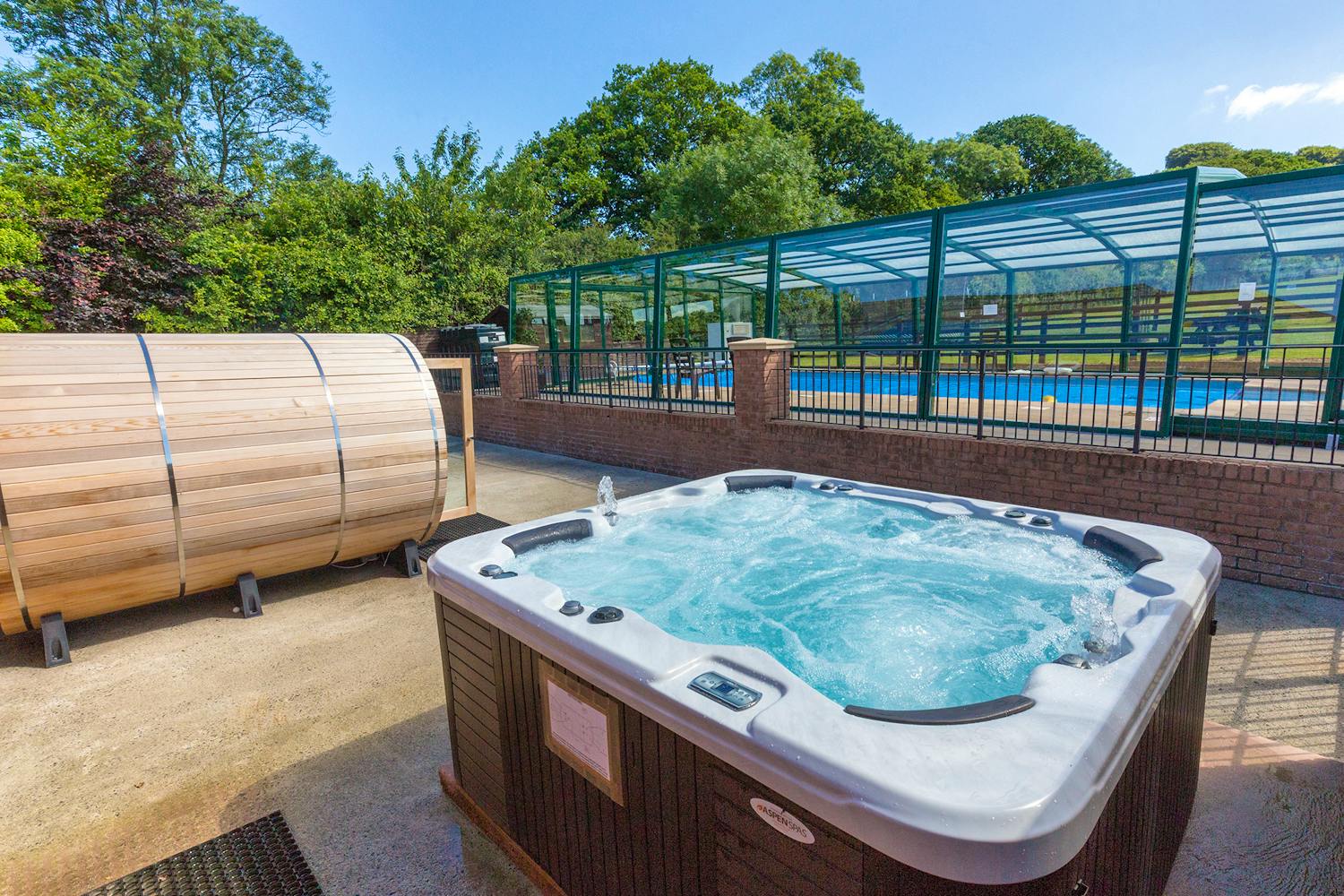 holiday cottages in devon with hot tub