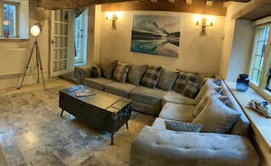 Barton Cottage - Indoor Seating Area