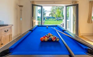 Orchard View - Unwind with a game of pool