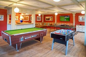 House On The Hill - A light and airy Games Room for table tennis or pool