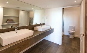Pitmaston House - Up to the minute en suite facilities for Bedroom 1