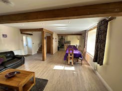 Peaks's Grange - Henrietta's has an open plan living space on the ground floor 