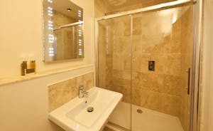 Coat Barn - The en suite shower room for Bedroom 7 has a lovely big shower cubicle