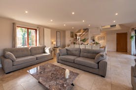 Thorncombe - A calm and spacious open plan living space for your large group to spend time together