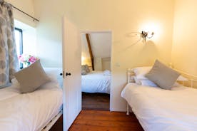 Pippinsands, Stonehayes Farm - Bedroom 5 - A twin room for the children, and a double room for Mum & Dad