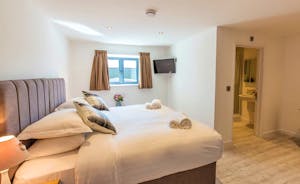 The Granary - Bedroom 3 can be either a superking or a twin room, and has an en suite shower room