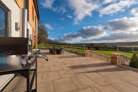 The Cedars - Fire up the pizza oven, dine alfresco with the hills and valleys before you