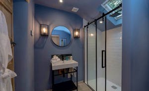 Otterhead House - Bedroom 5 has an ensuite shower room