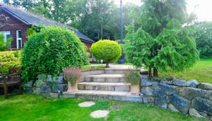 Steps to lower level garden and pool