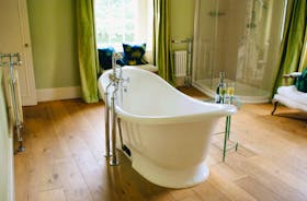 Wells Cathedral ensuite