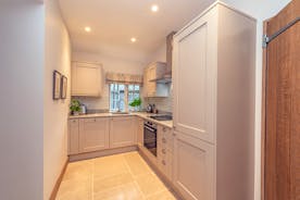 Perys Hill - The Cottage: The kitchen - well designed and well equipped
