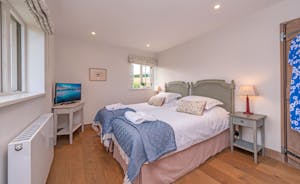 Perys Hill - The Cottage: Bedroom 2 is a first floor room with zip and link beds (super king or twin)