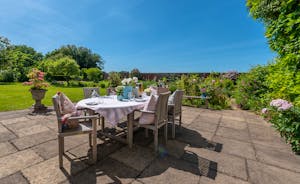 Asham House - Family holidays are all about long lazy lunches outdoors